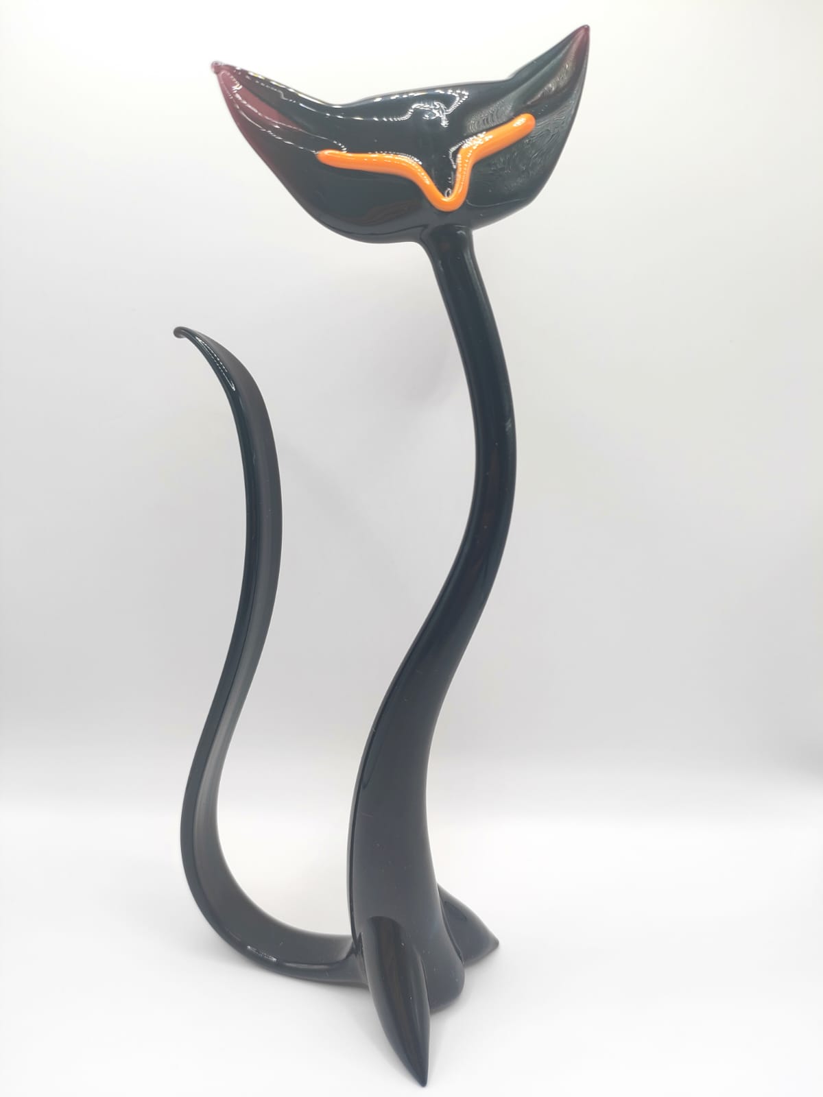 The Velvet Shadow – Cat Figurine