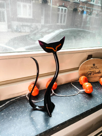The Velvet Shadow – Cat Figurine
