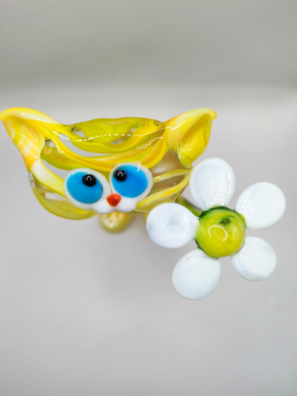 The Bloom Bearer – Cat with Flower Figurine