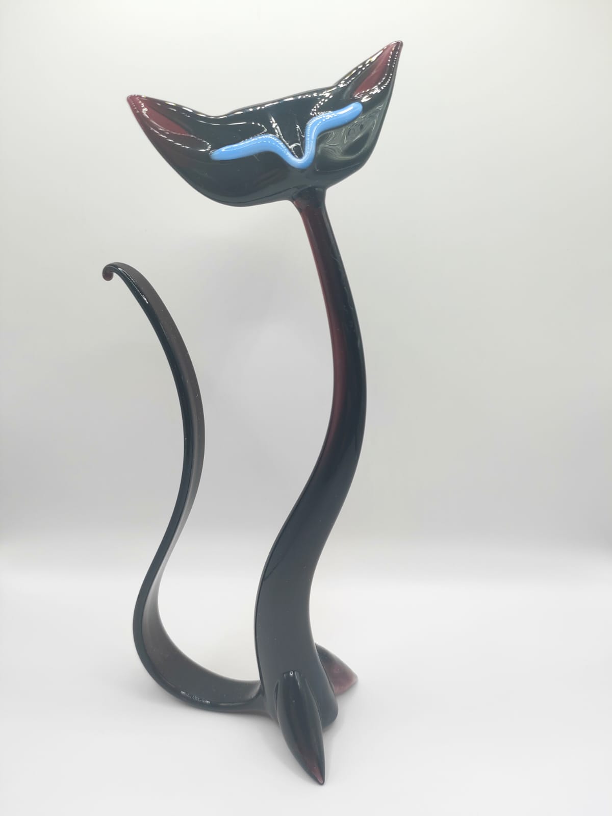The Velvet Shadow – Cat Figurine