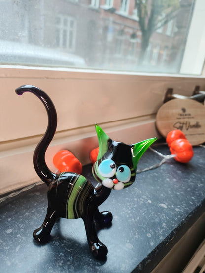 The Watchful Dreamer – Cat Figurine