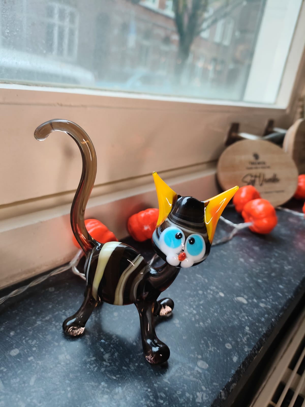 The Watchful Dreamer – Cat Figurine